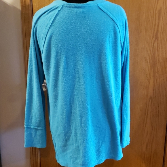 Wildfox soft turquoise v-neck pullover long sleeve - Picture 5 of 7